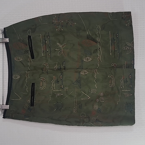 Meadow Rue by Anthropologie embroidered skirt size 6 great condition - Picture 3 of 4